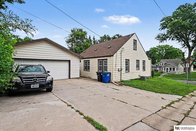 4136 S 39th Avenue, Omaha, NE 68107