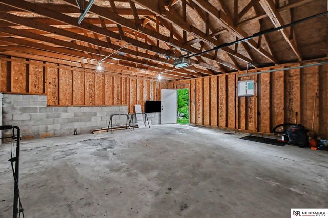4136 S 39th Avenue, Omaha, NE 68107