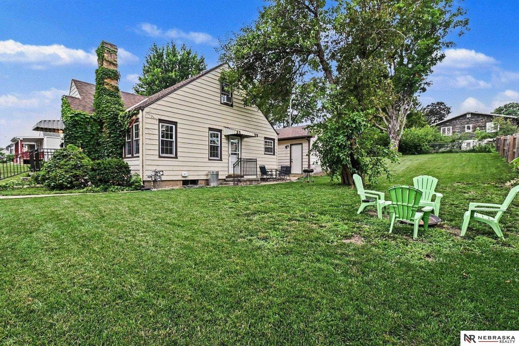 4136 S 39th Avenue, Omaha, NE 68107