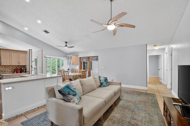 9744 Majestic Way, Boynton Beach, FL 33437