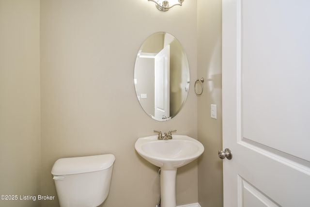 10620 Brookchase Ct, Louisville, KY 40228