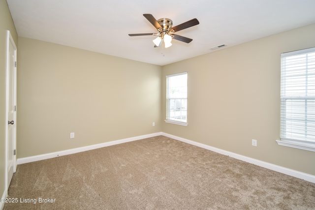 10620 Brookchase Ct, Louisville, KY 40228