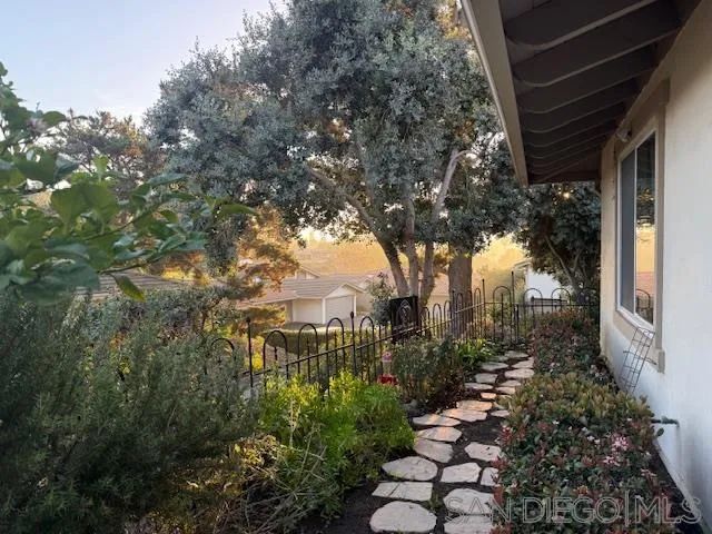 115 Vallarta Ct, Solana Beach, CA 92075