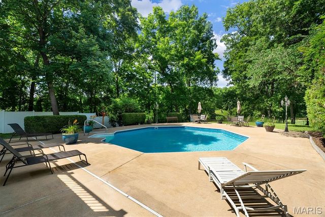 114 Saint Benedict, Pevely, MO 63070