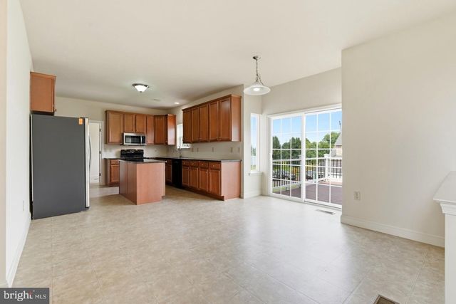 318 ELMWOOD LN, Telford, PA 18969