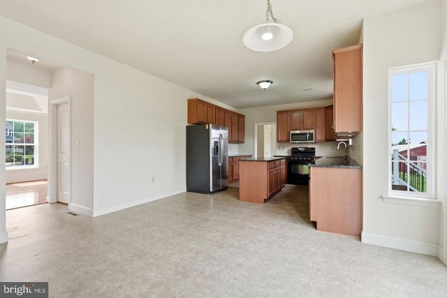 318 ELMWOOD LN, Telford, PA 18969