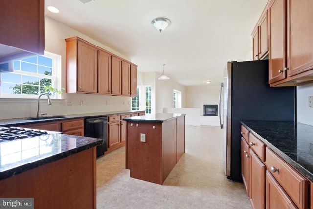 318 ELMWOOD LN, Telford, PA 18969