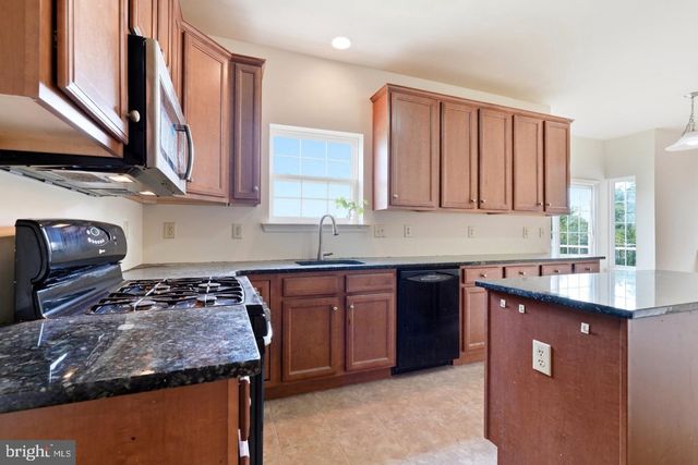 318 ELMWOOD LN, Telford, PA 18969