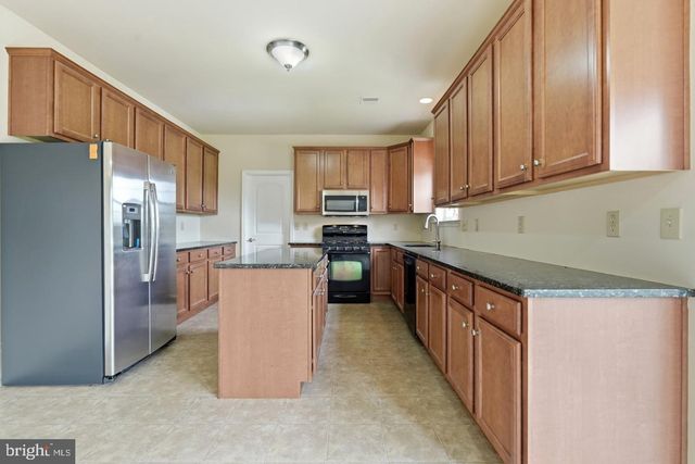 318 ELMWOOD LN, Telford, PA 18969
