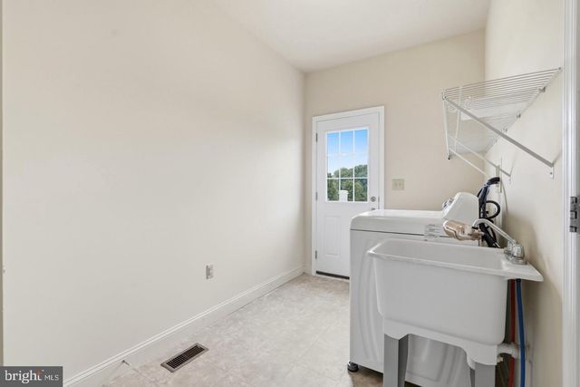 318 ELMWOOD LN, Telford, PA 18969