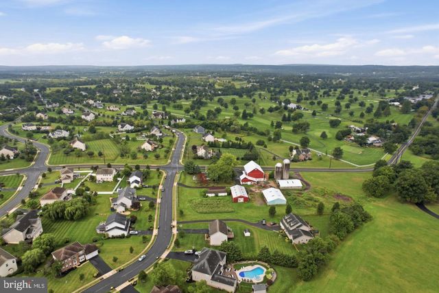 318 ELMWOOD LN, Telford, PA 18969