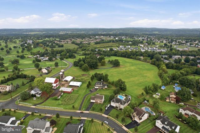 318 ELMWOOD LN, Telford, PA 18969