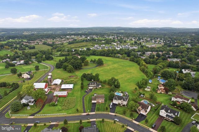 318 ELMWOOD LN, Telford, PA 18969