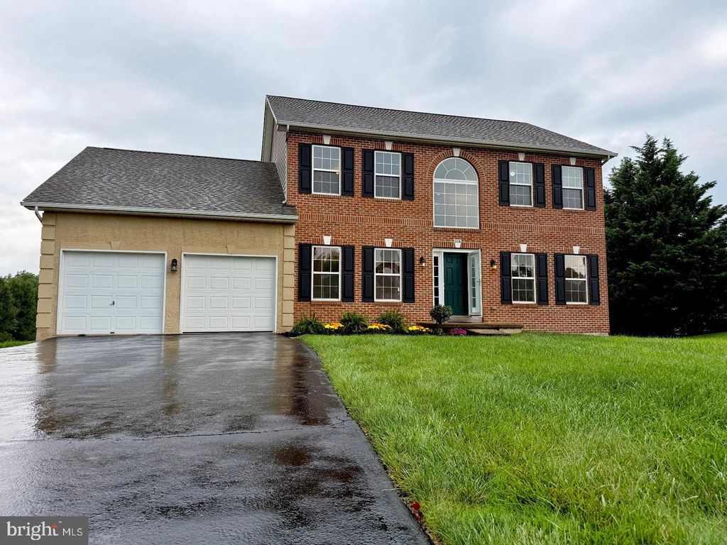 318 ELMWOOD LN, Telford, PA 18969