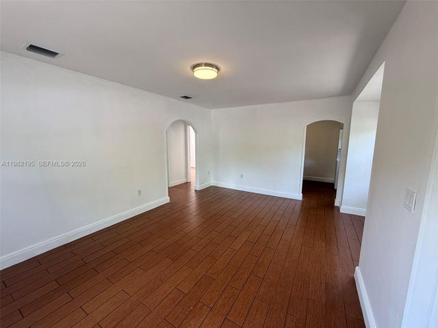 294 NE 57th St, Miami, FL 33137