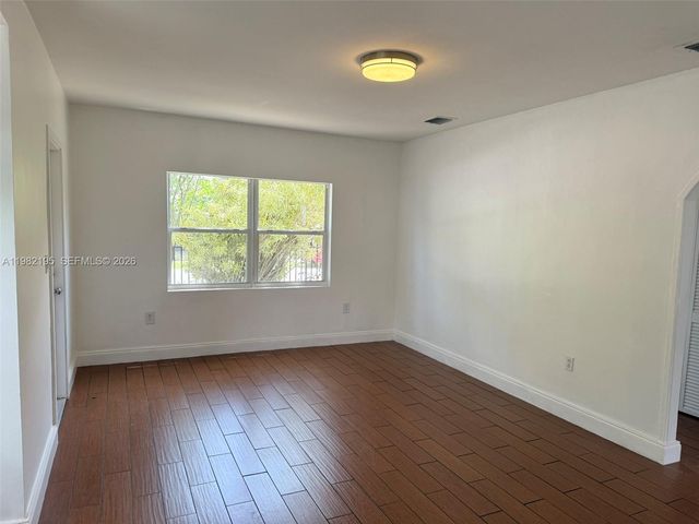 294 NE 57th St, Miami, FL 33137