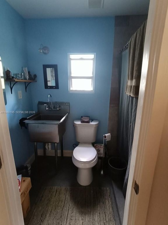 Image 14 of property listing at 294 NE 57th St, Miami, FL 33137