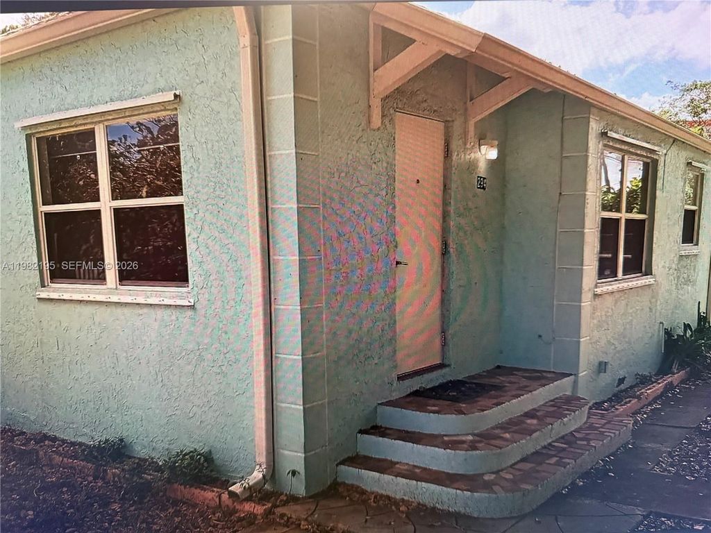 Image 2 of property listing at 294 NE 57th St, Miami, FL 33137