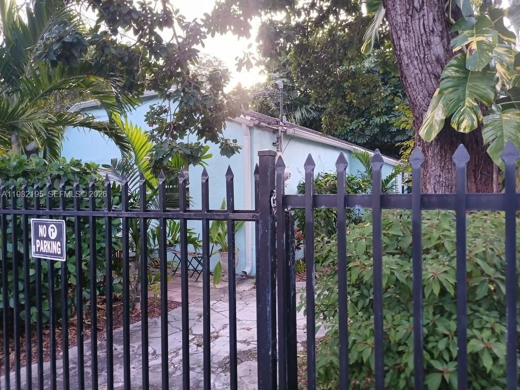 Image 4 of property listing at 294 NE 57th St, Miami, FL 33137