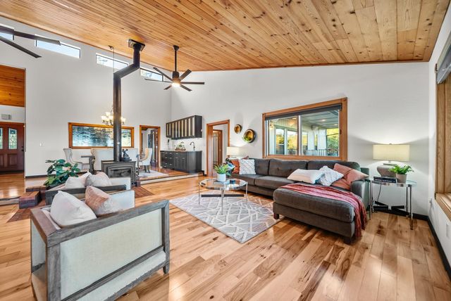 2450 Moran Ct, Auburn, CA 95603