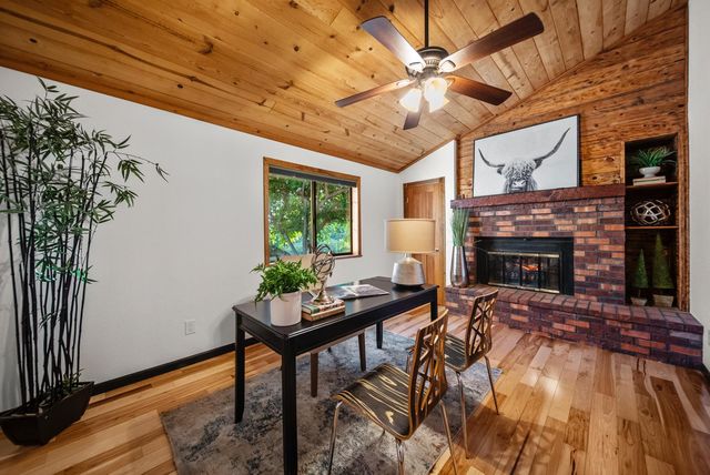 2450 Moran Ct, Auburn, CA 95603