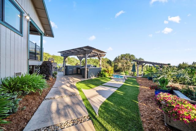 2450 Moran Ct, Auburn, CA 95603