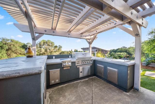 2450 Moran Ct, Auburn, CA 95603