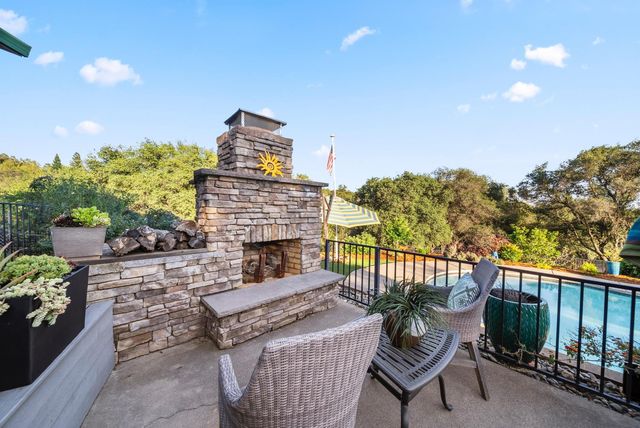 2450 Moran Ct, Auburn, CA 95603