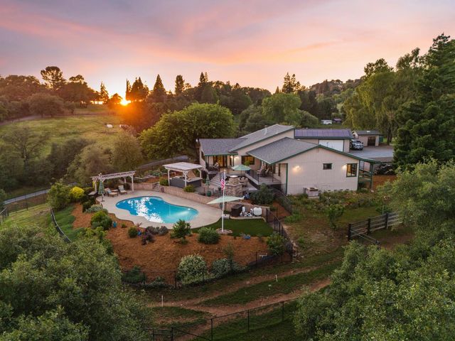 2450 Moran Ct, Auburn, CA 95603