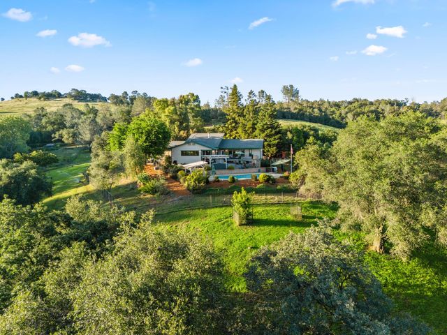 2450 Moran Ct, Auburn, CA 95603