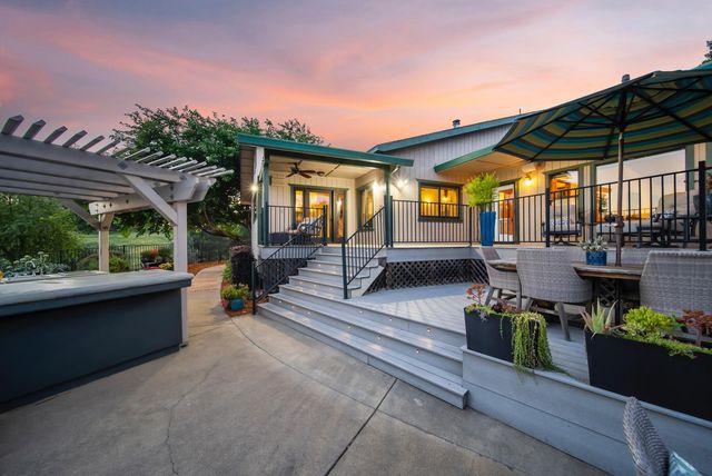 2450 Moran Ct, Auburn, CA 95603