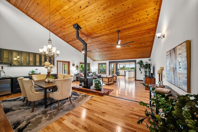 2450 Moran Ct, Auburn, CA 95603