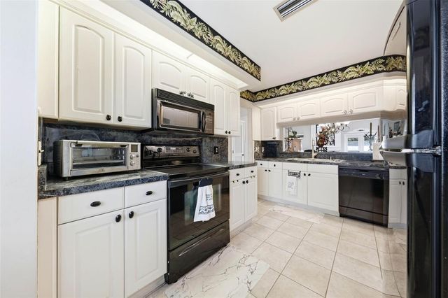 1910 SE 37TH COURT CIRCLE, Ocala, FL 34471