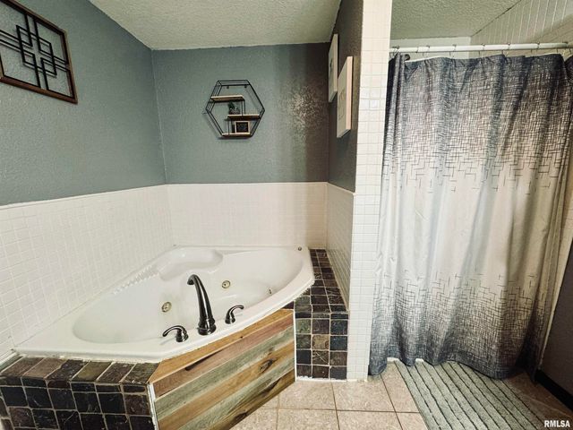 104 CLAYTON Court, East Peoria, IL 61611