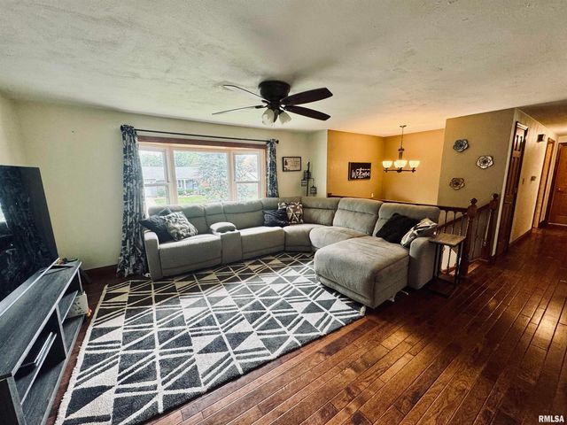 104 CLAYTON Court, East Peoria, IL 61611