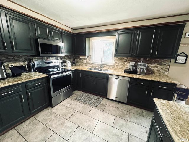 104 CLAYTON Court, East Peoria, IL 61611