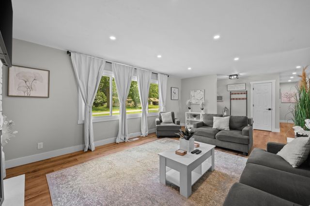 8956 Maplewood Drive, Berrien Springs, MI 49103