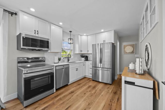 8956 Maplewood Drive, Berrien Springs, MI 49103