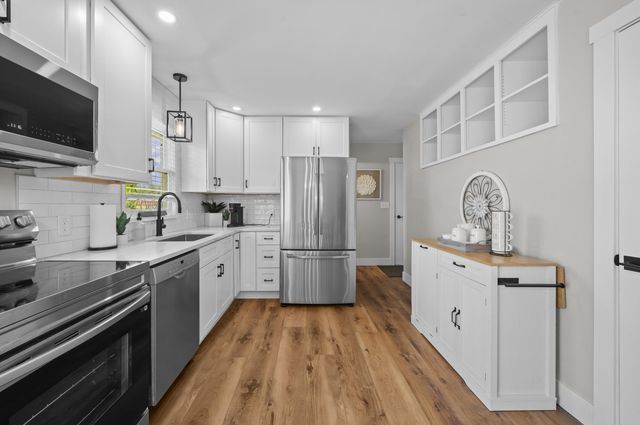 8956 Maplewood Drive, Berrien Springs, MI 49103