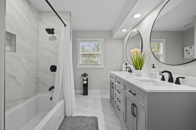 8956 Maplewood Drive, Berrien Springs, MI 49103
