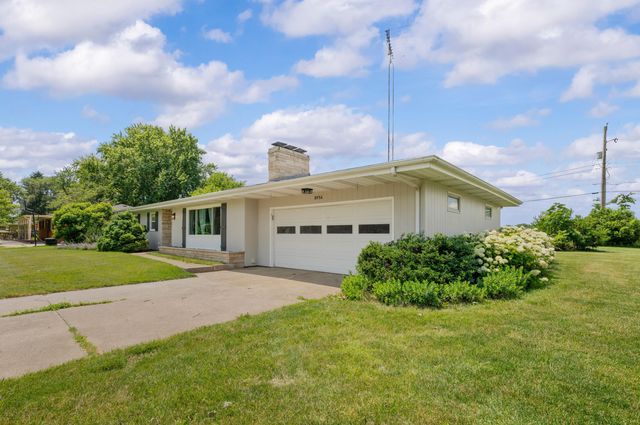 8956 Maplewood Drive, Berrien Springs, MI 49103