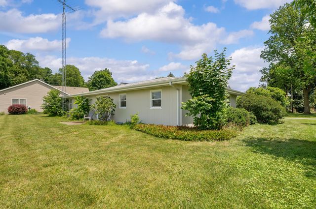 8956 Maplewood Drive, Berrien Springs, MI 49103