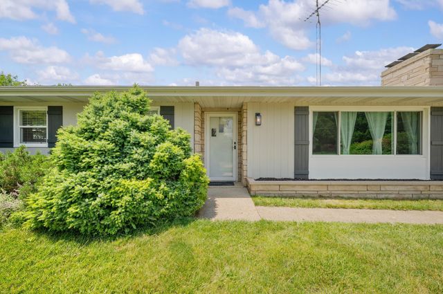 8956 Maplewood Drive, Berrien Springs, MI 49103
