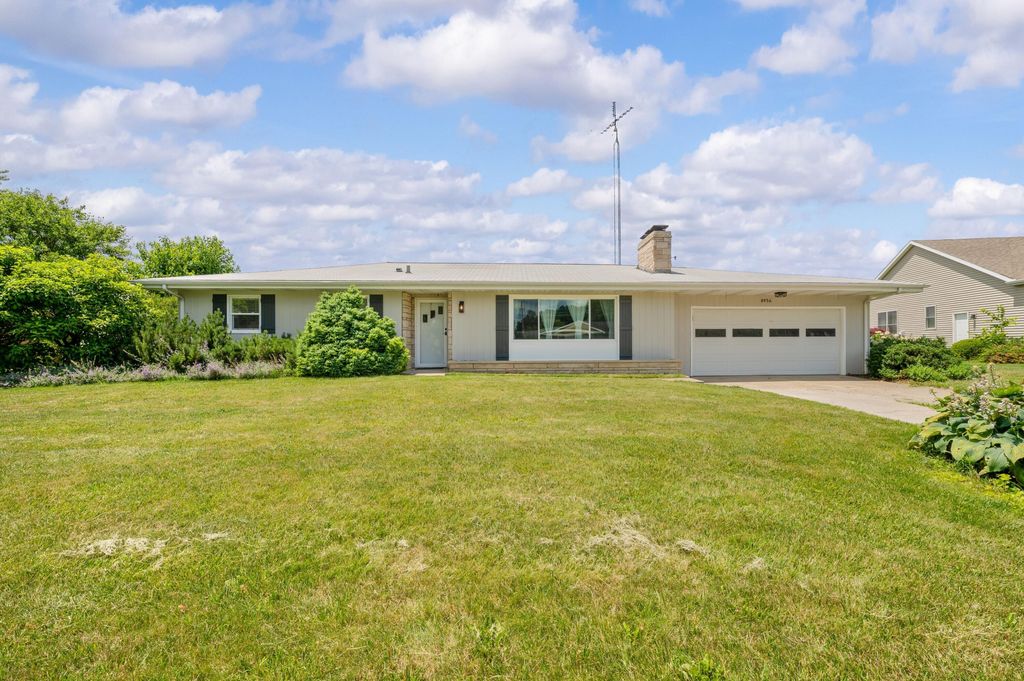 8956 Maplewood Drive, Berrien Springs, MI 49103