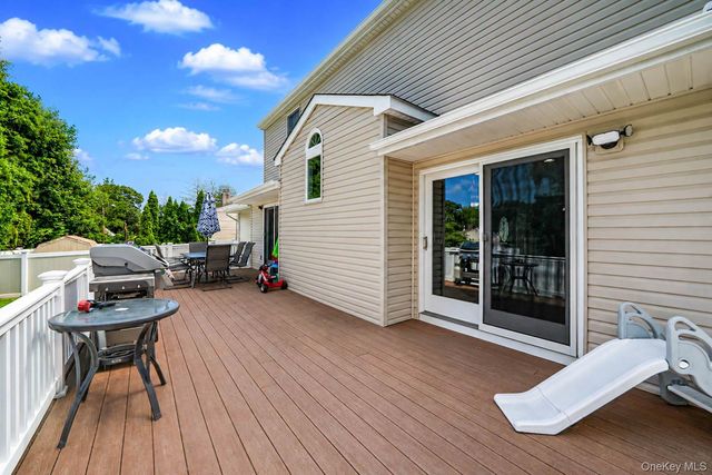 107 Terry Road, Sayville, NY 11782