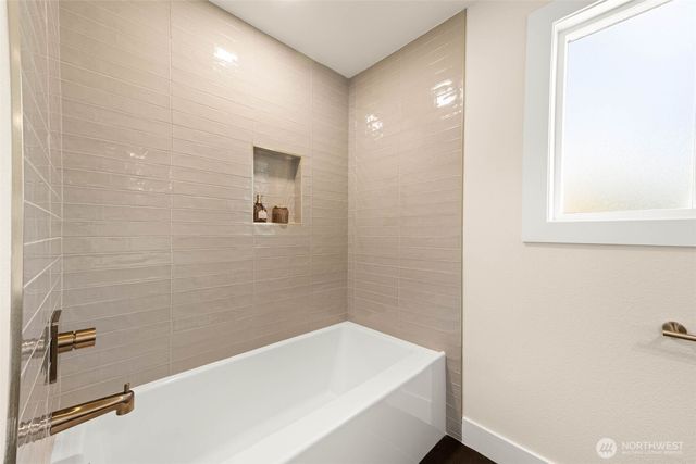 16719 SE 4th Place, Bellevue, WA 98008
