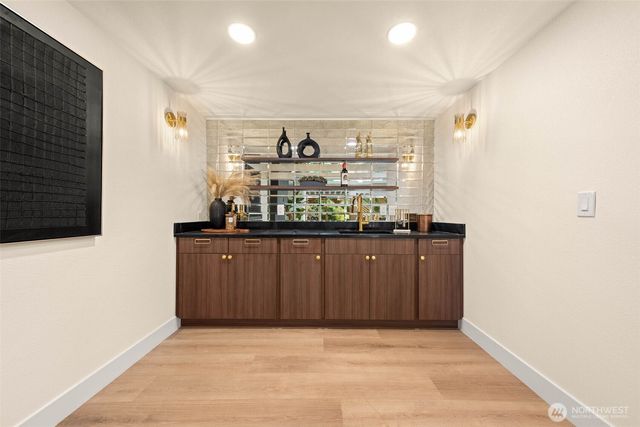 16719 SE 4th Place, Bellevue, WA 98008