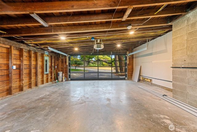 16719 SE 4th Place, Bellevue, WA 98008