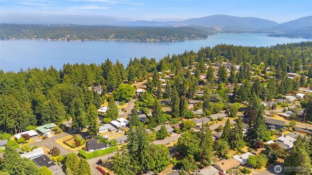 16719 SE 4th Place, Bellevue, WA 98008
