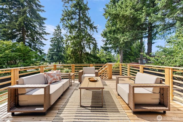 16719 SE 4th Place, Bellevue, WA 98008